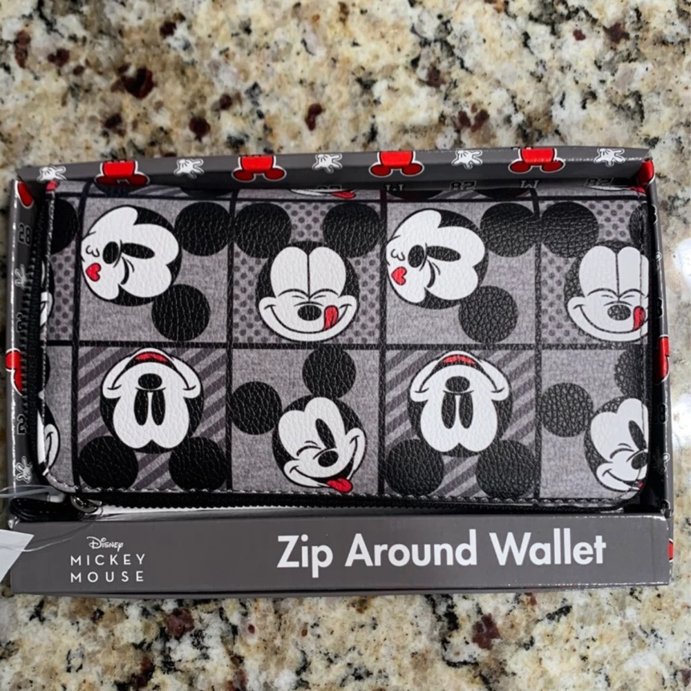 Super cute Mickey wallet Disney